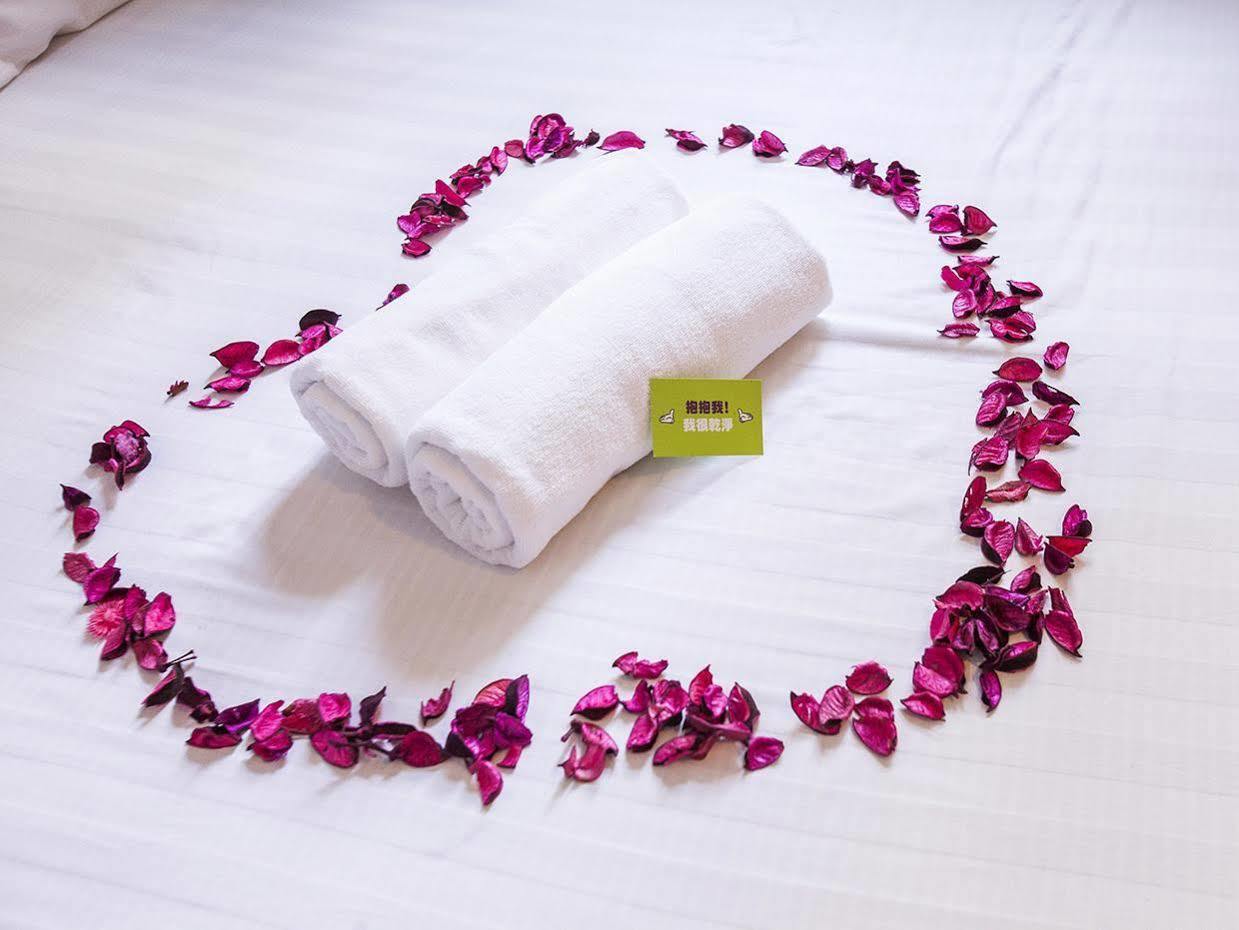 Happy Bee Hostel Гонконг Екстер'єр фото