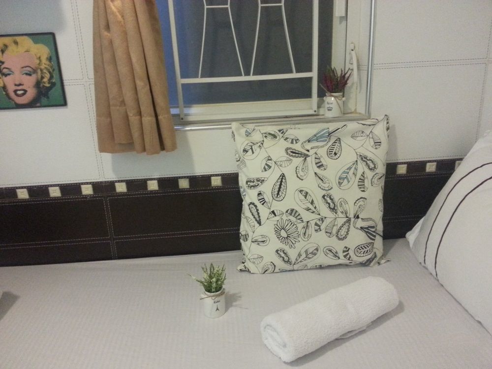 Happy Bee Hostel Гонконг Екстер'єр фото